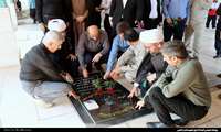 به مناسبت پنجم مرداد سالروز اقامه اولین نماز جمعه در کشور قبور مطهر شهدای شهر خورموج غبارروبی شد.