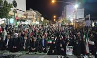 در پنجاه‌ودومین شب تجمع مردم خورموج از دختران شهدای جنگ رمضان به مناسبت روز دختر تجلیل شد